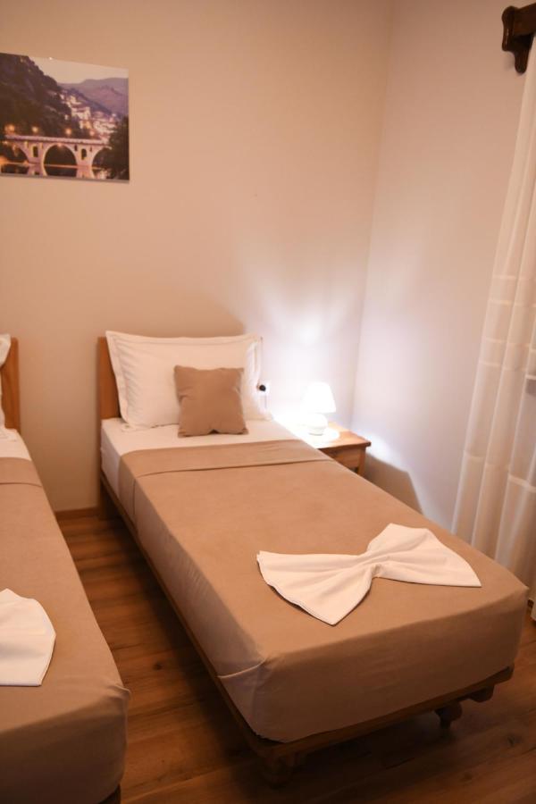 Guesthouse Leo Berat Ngoại thất bức ảnh