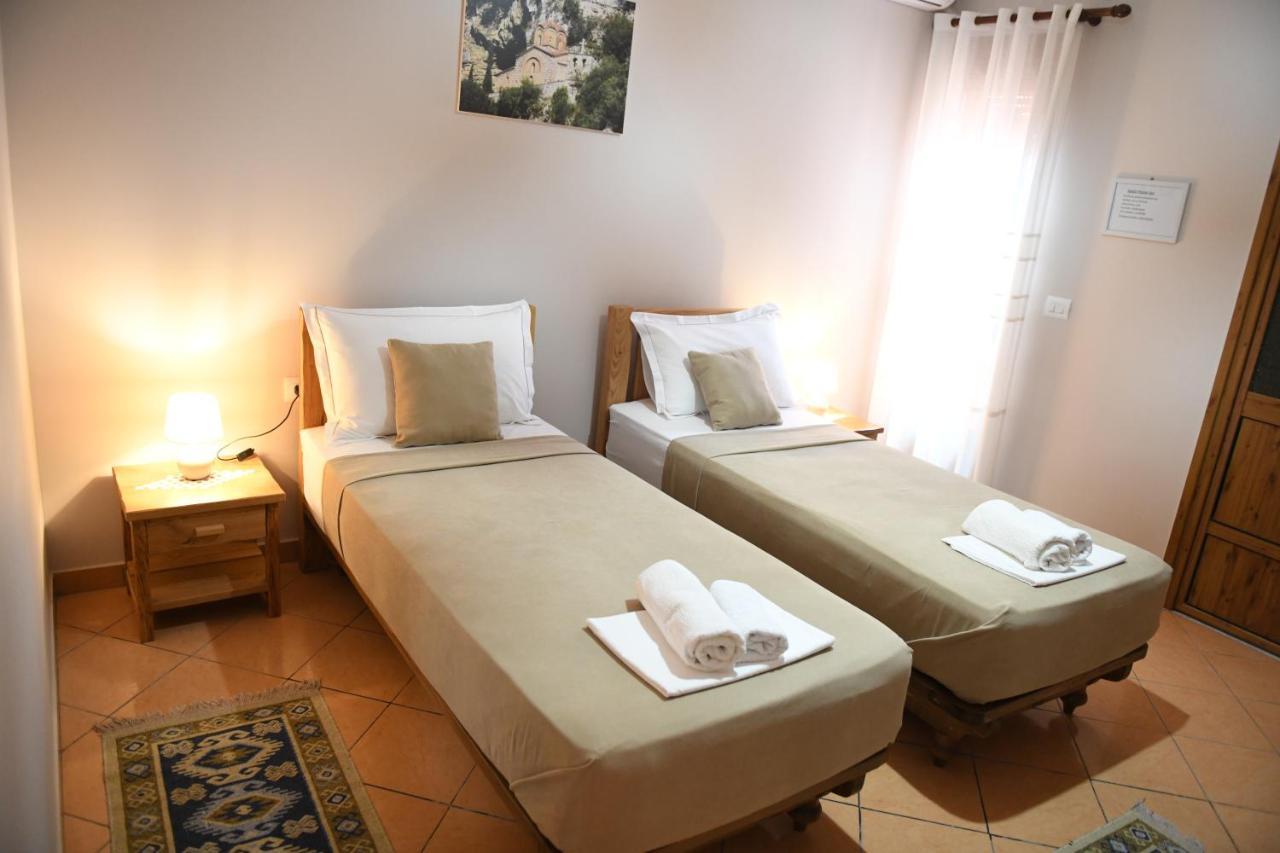Guesthouse Leo Berat Ngoại thất bức ảnh